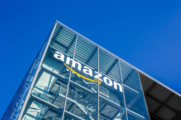 depositphotos_243912236-stock-photo-munich-germany-december-2018-amazon.jpg