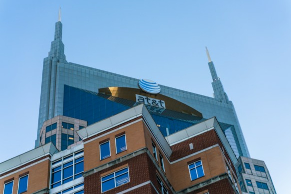 AT&T Eyes $30 After Key Elliott Wave Support Holds