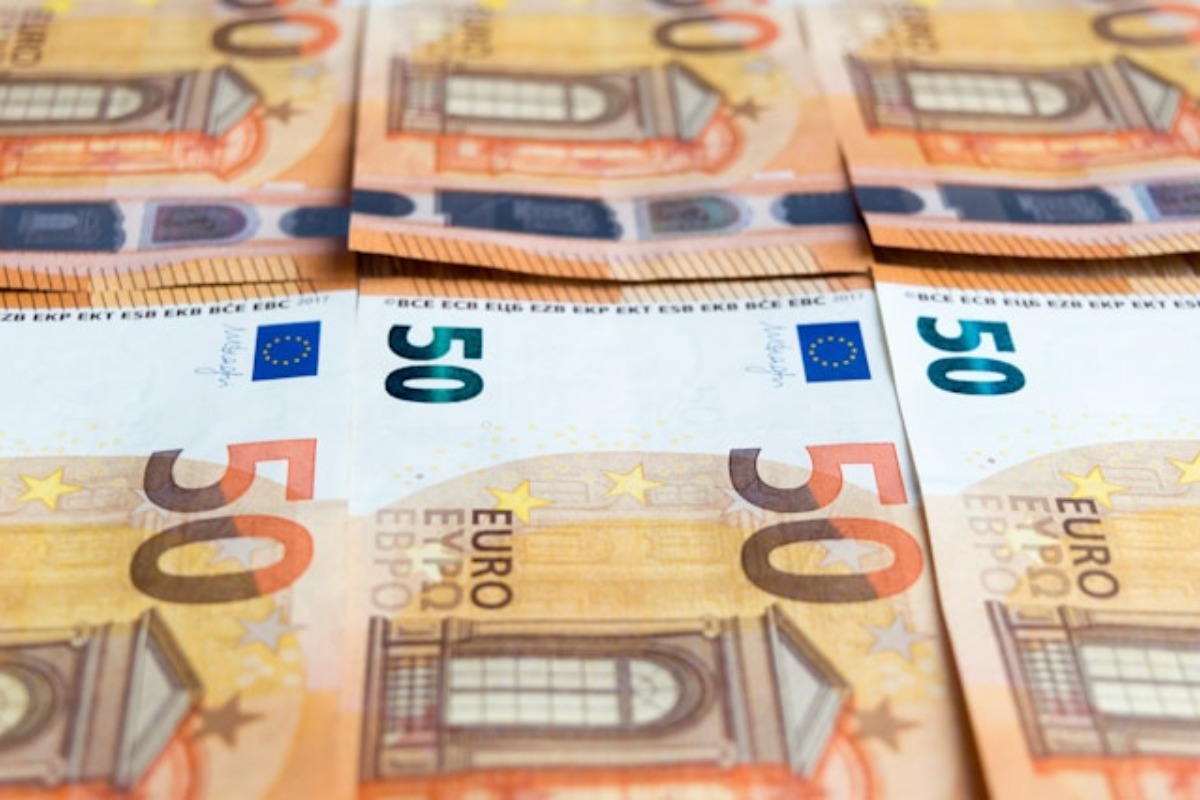 EUR/USD Signal: Forecast As US And European Bond Yields Surge