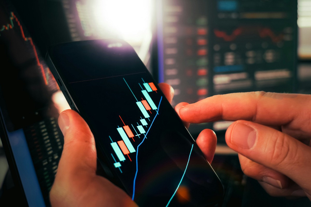 Stocks Pare Losses As Oil Prices, Bond Yields Stay In Focus