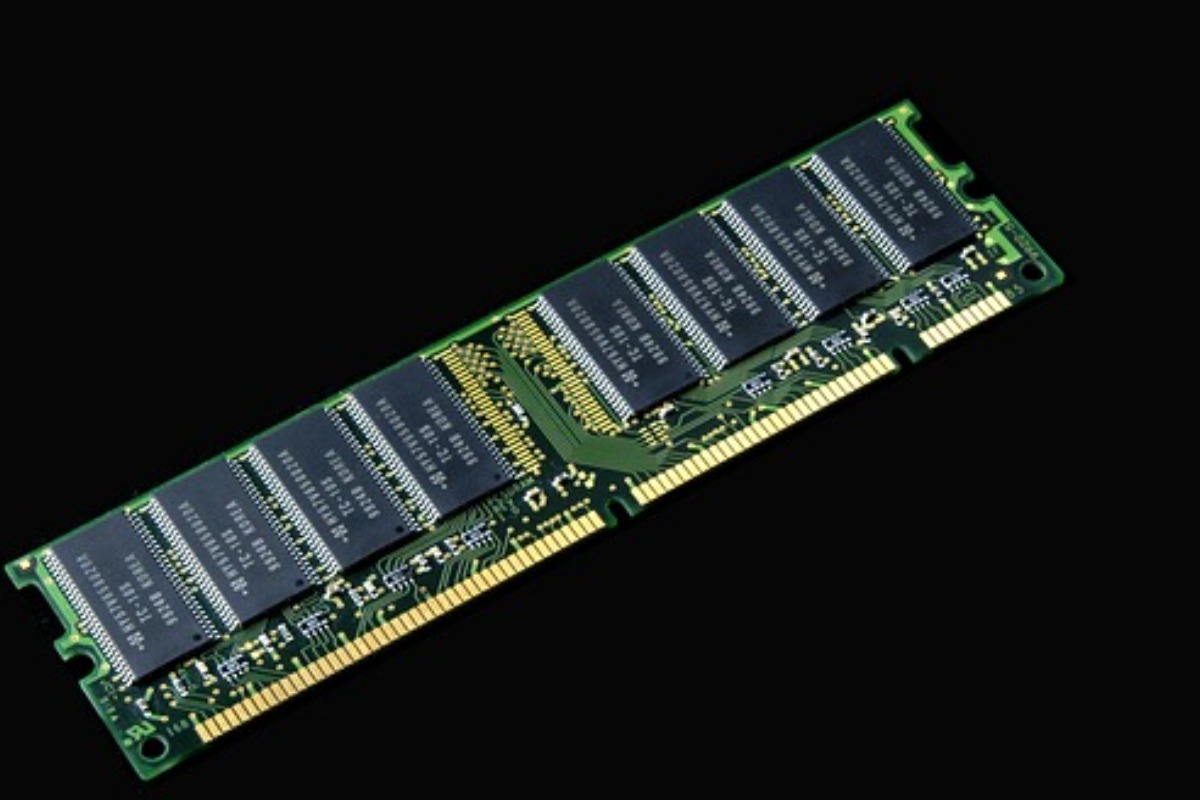 Semiconductor Stocks Face Renewed Selling Pressure As Credit Stress Returns