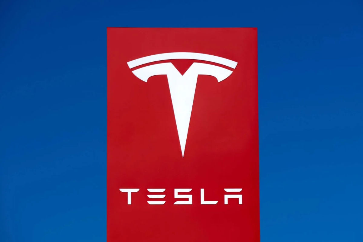 Bitcoin Rally Pushes Tesla Holdings Toward $1 Billion