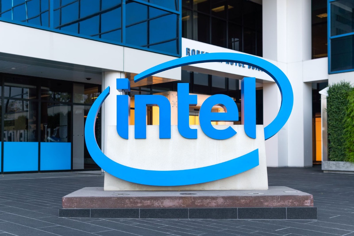 Huge, Unusual Put And Call Option Volume In Intel - Investors Bullish As INTC Drops