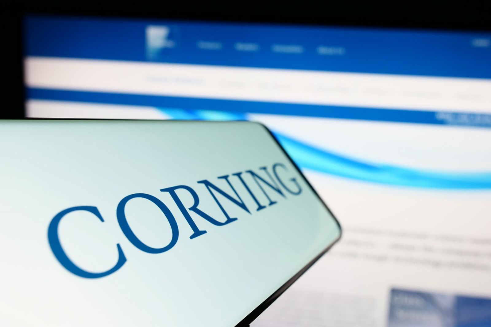 Investors Trade Corning Inc Long-Dated Call Options In Unusually Heavy Volume - Bullish On GLW