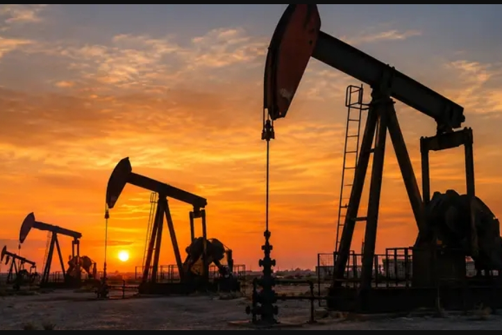 Crude Oil Price Forecast As Brent Hits $117 Amid US-Iran War Fears