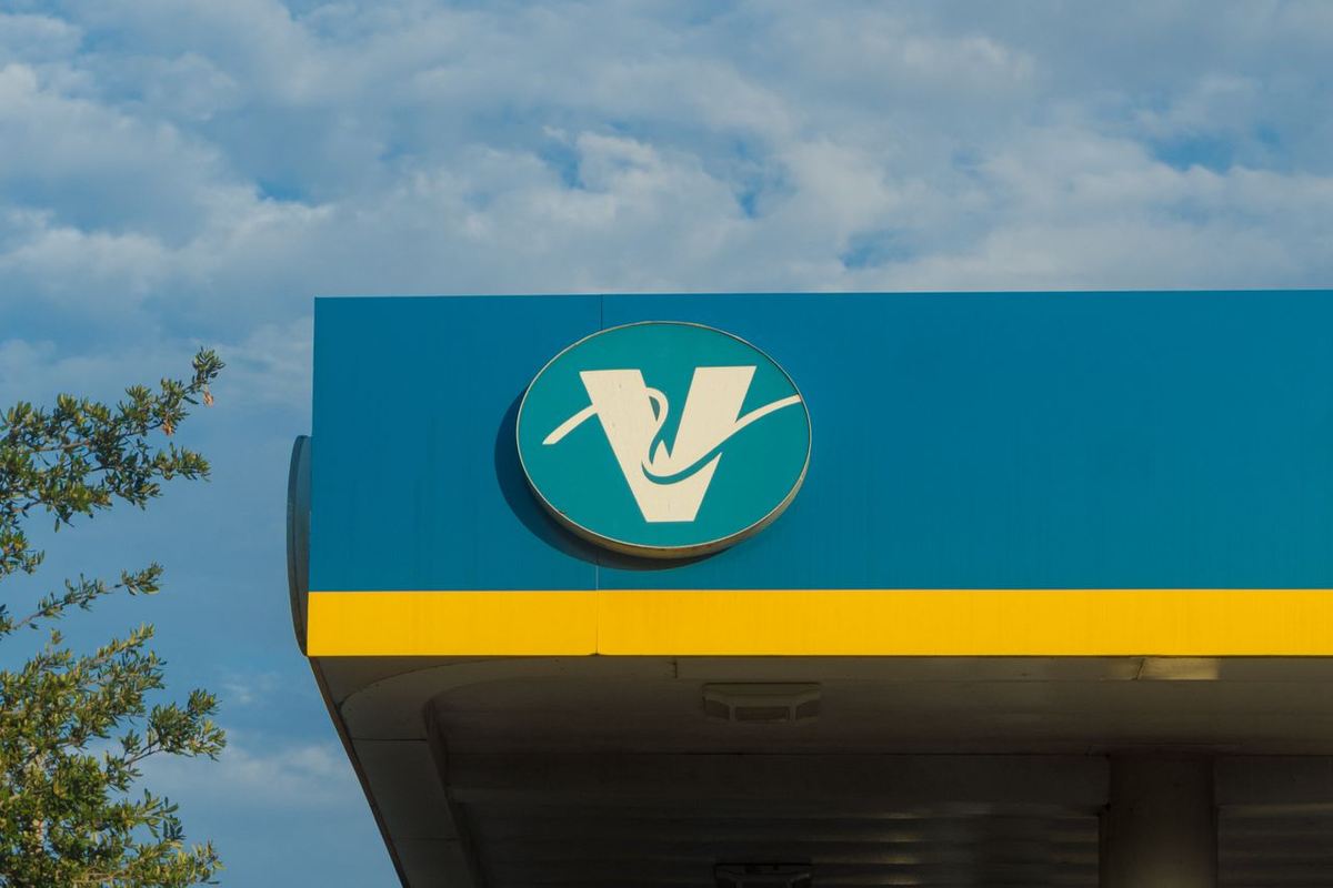 Valero Energy Elliott Wave Outlook: Wave 5 Targets $453.7–$479.8